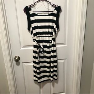 NWT Motherhood Maternity Dress